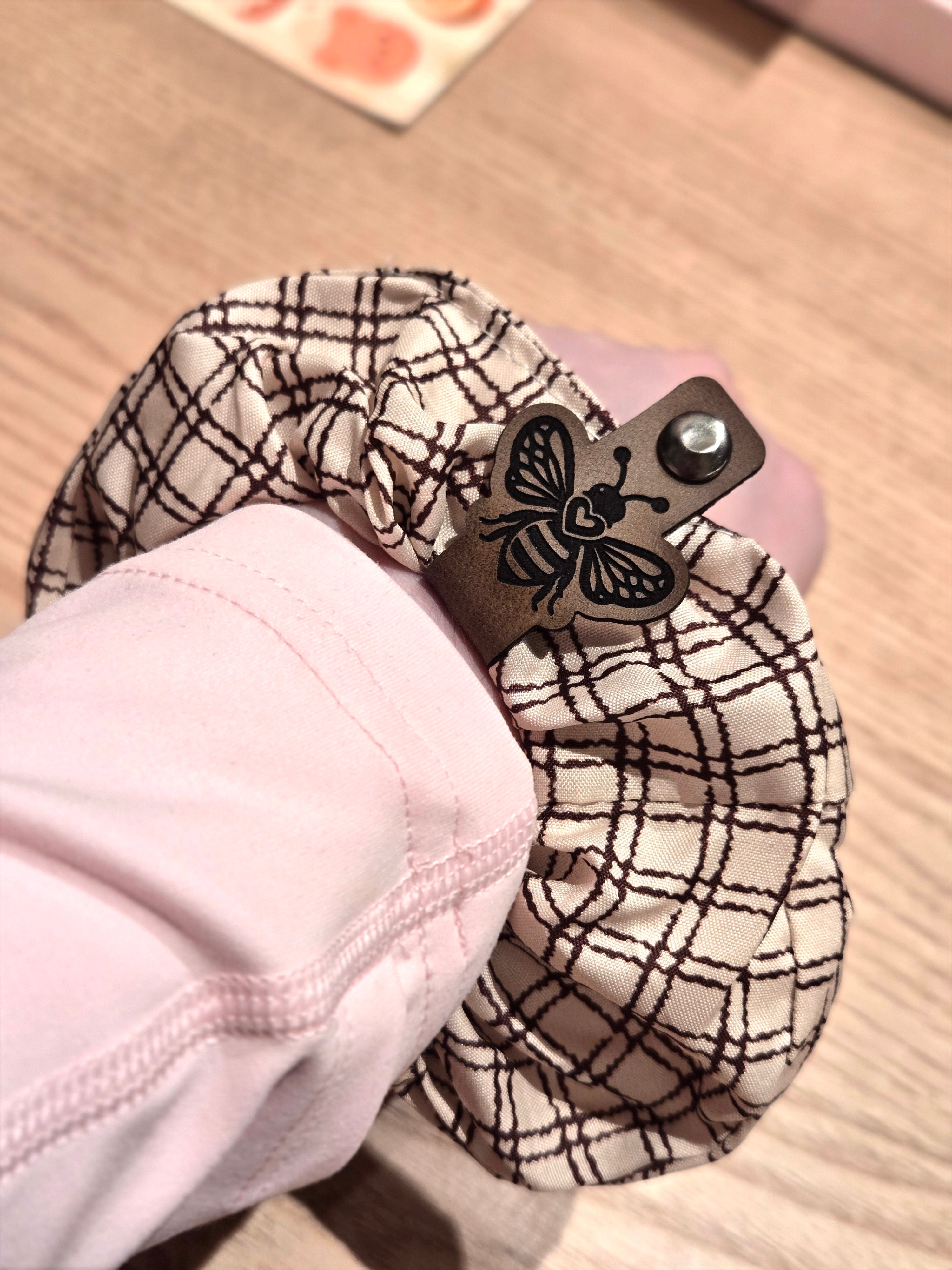 latte check scrunchie